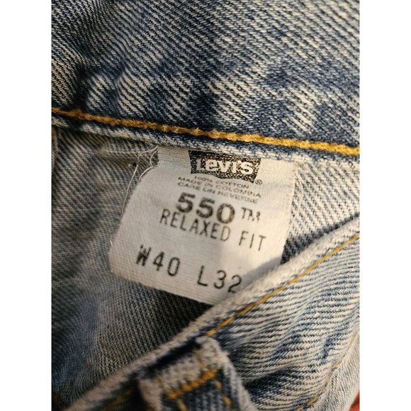 Levis Vintage 2002 550 Blue Jeans Mens 40x32 Tapered Leg Relaxed Fit Light Wash - Picture 12 of 12